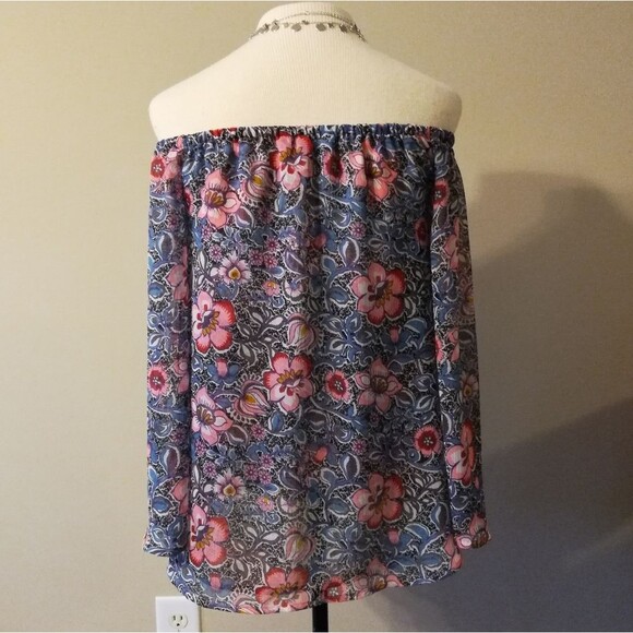 Express floral off the shoulder top - Picture 3 of 5